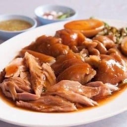 คุณตาข้าวมันไก่สิงคโปร์ ข้าวมันไก่ฮ่องเต้ ก๋วยเตี๋ยวหมูน้ำใสแม่ติ๋ม สูตรโบราณ ซอย 30กันยา ข้างเซนทรัล