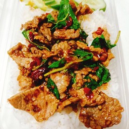 ข้าวกะเพราเนื้อ