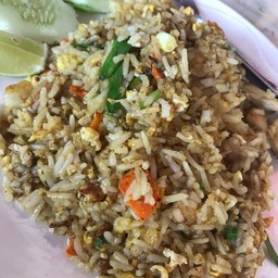 ข้าวผัดกะเพรา หมู