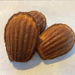 Madeleine brown butter