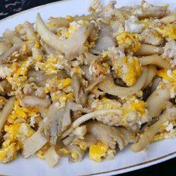 เห็ดรวมผัดไข่ (เป็นกับข้าว)