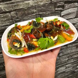 ยำไข่เยี่ยวม้า￼