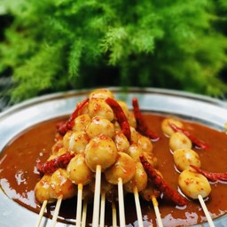 ลูกชิ้นปิ้ง หมูแท้ๆ แบบ10ไม้ แถม 1ไม้