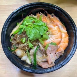 บ้านเพื่อน (ข้าวหมูตุ๋น ข้าวหมูแดดเดียว ข้าวไก่ย่าง ข้าวไก่กรอบซอสเกาหลี)