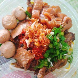 มาม่าเนื้อรวมน้ำตกฉ่ำๆพิเศษโคตรพิเศษ