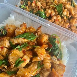 กะเพราหมูกรอบ