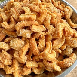 ผัดไทย 8 เซียน กากหมู (เผ็ด)