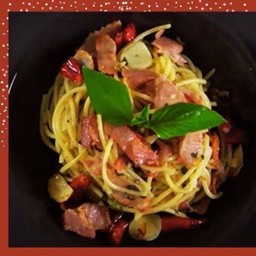 สปาเกตตี้ สโมคแฮมคั่วพริกเกลือ