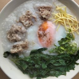 ุโจ๊กหมูสับ +ไข่ลวก ใส่จิงจูฉ่าย