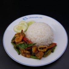 ข้าว ราดผัดเครื่องแกง