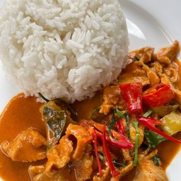 ข้าวราดพะแนงไก่