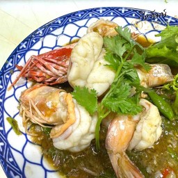 กุ้งแชบ๊วยผัดพริกขี้หนูสวน