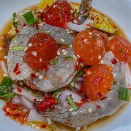 ยำข้าวโพดกุ้งสด ไข่แดง