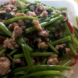 ข้าวผัดผักบุ้งหมูสับ