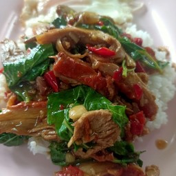 ข้าวกระเพราเป็ดย่าง