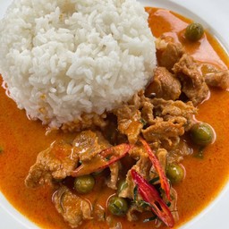 ข้าวราดพะแนงหมู