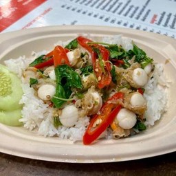 ผัดฉ่าหอยเชลล์ราดข้าว
