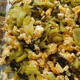 ผัดกาดดองใส่ไข่(ราดข้าว)