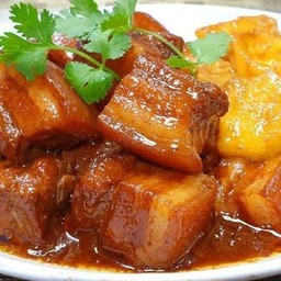 หมูสามชั้นตุ๋นสัปปะรด