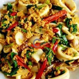 ผัดผงกระหรี่กุ้ง ราดข้าว