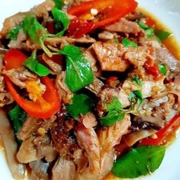 ข้าวมันกะเพราไก่ย่าง