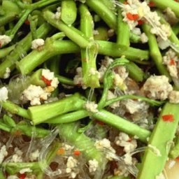 ยำหมูสับวุ้นเส้นผักกระเฉด