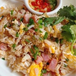 ข้าวผัดเบคอน