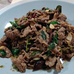 ข้าวมันกะเพราเนื้อ