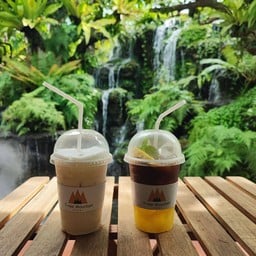 Three Mountain Cafe