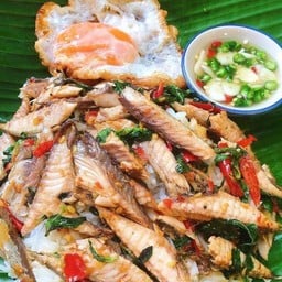 ผัดกะเพราปลาทู