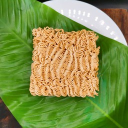 เส้นมาม่า