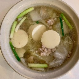 แกงจืดเต้าหู้หมูสับผักกาดขาว MINCED PORK SOFT BEAN CURD & CHINESE CABBAGE IN CLEAR SOUP