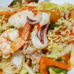 ยำรวมทะเลมาม่า