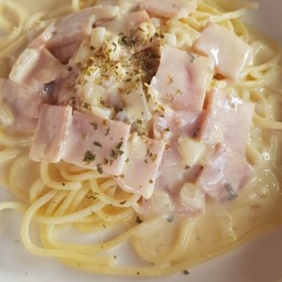 สปาเก็ตตี้คาโบนาร่าแฮม
