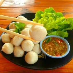 ลูกชิ้นปลาลวกจิ้ม