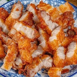 สามชั้นทอดน้ำปลา