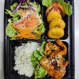 เบนโตะข้าวไก่ทอริยากิ