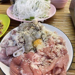 จิ้มจุ่มแจ่วฮ้อนทะเล