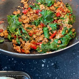 กะเพรา กับข้าว