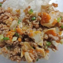 ข้าวราดหมูสับผัดไข่เค็ม