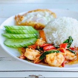 ข้าวกะเพรากุ้ง