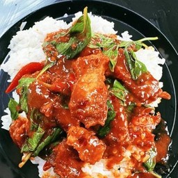ข้าวหมูกรอบผัดพริกเผา