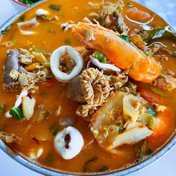 ต้มยำทะเลรวมไข่ปลาอินทรีย์