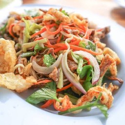 ยำสามกรอบ