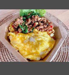 ข้าวไข่ข้นกระเพราหมู