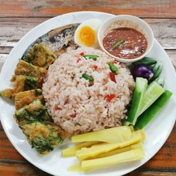 ข้าวคลุกน้ำพริกกะปิลงเรือ