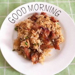 ข้าวผัดหมูแดดเดียว