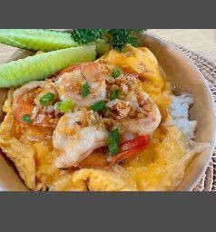 ข้าวไข่ข้นกุ้งกระเทียม