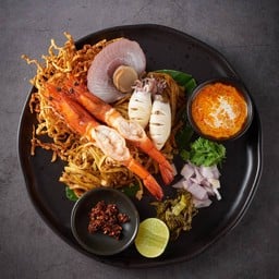 ข้าวซอยแห้งซีฟู้ด