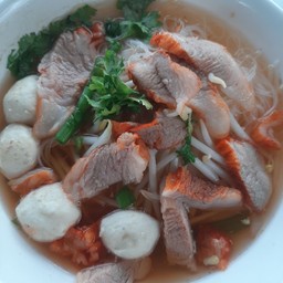 ก๋วยเตี๋ยวหมูแดงน้ำใส
